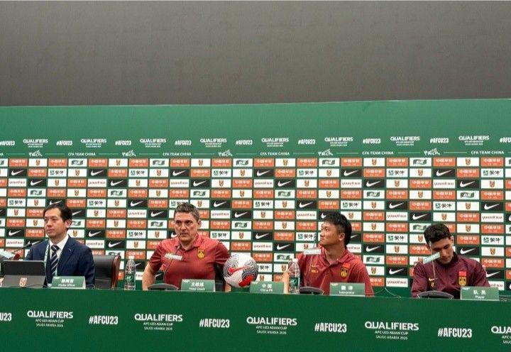 安东尼奥：出于保护让王钰栋替补，他今天出场表现非常出色